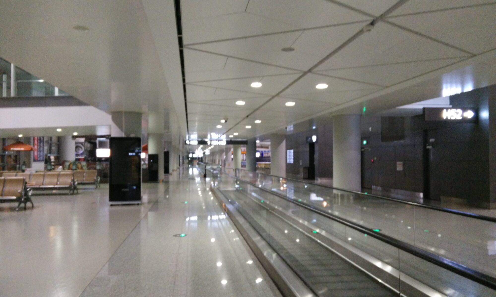 Xi'an Xianyang International Airport (XIY) departure hall